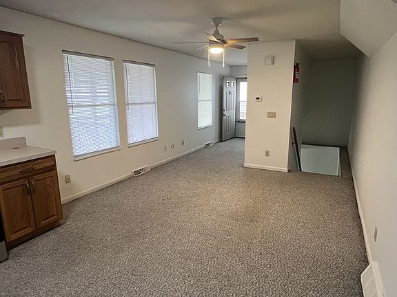4th image of 718 W 2nd St #6