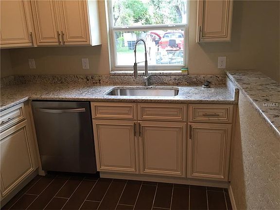 4th image of 2624 W Idlewild Ave