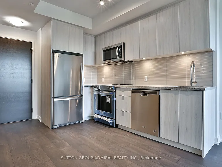 8868 Yonge St #207E — Photo 3