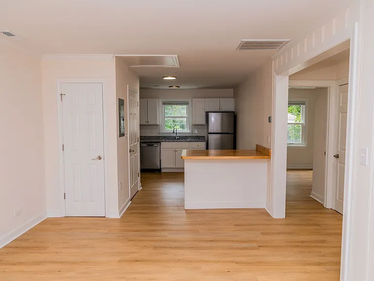 103 Cresap Rd — Photo 52