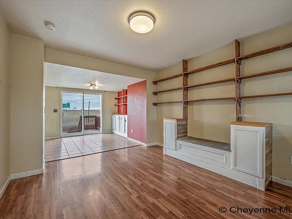 5th image of 321 Medicine Bow Ave