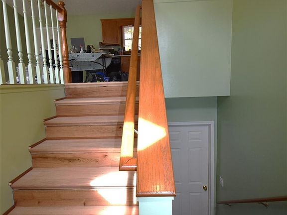 4th image of 151 Cedar Valley Rd