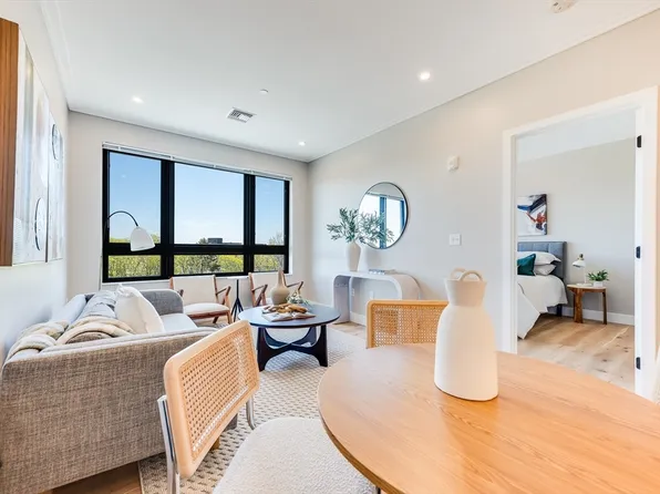 70 Leo M Birmingham Pkwy APT 504, Brighton, MA 02135