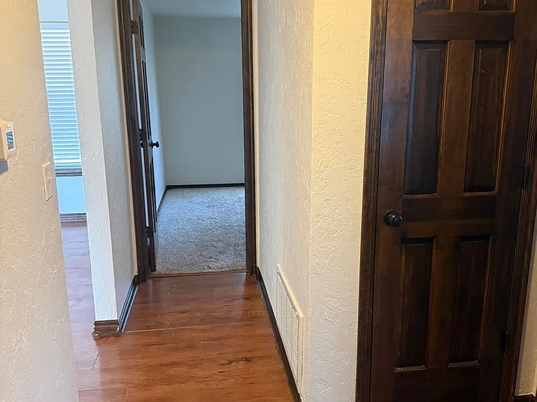 1082 Castlebury Mansion — Photo 18