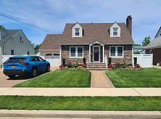 649 Lenox Rd, Baldwin, NY 11510