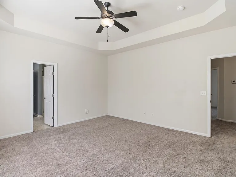 412 Savannah Dr — Photo 8