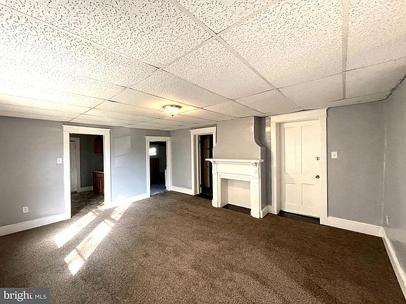 5th image of 447 W Washington St #B