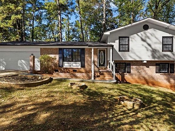 2nd image of 3666 Stanford Cir