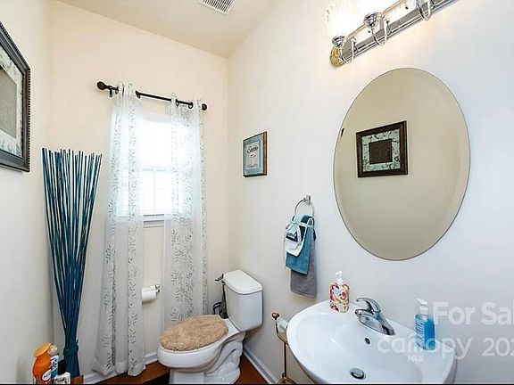 4th image of 13916 Singleleaf Ln