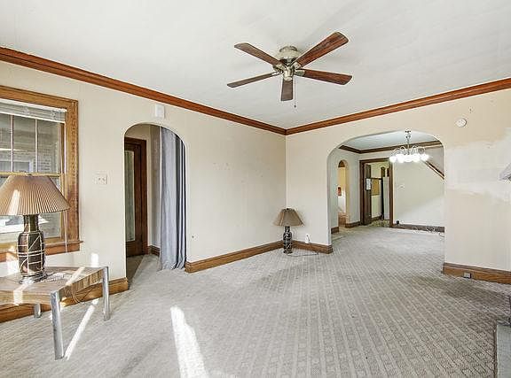 4th image of 3713 S 58th Ave