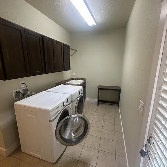 2122 Sandbur Dr — Photo 9