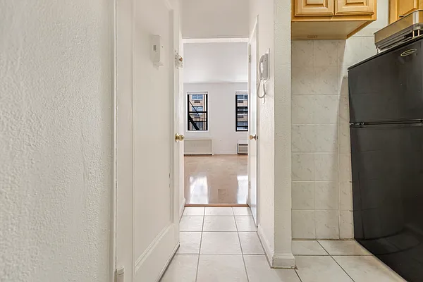 Rented by Compass | media 23