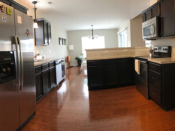2nd image of 408 Knoll Cir