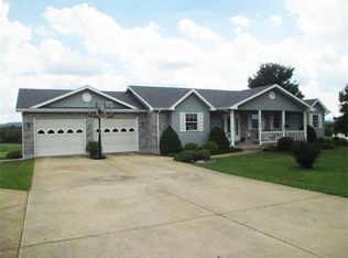 8 McClanahan Rd, Farmington, MO 63640