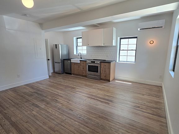 2nd image of 1401 Charles St APT B