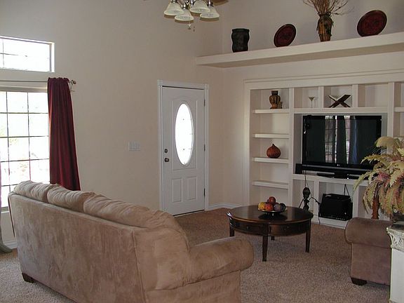 4th image of 701 Nogales Ave