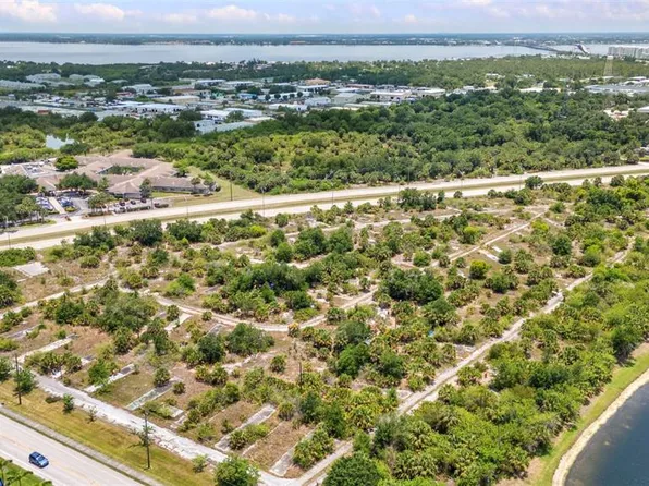 4135 Kings Hwy, Port Charlotte, FL 33980