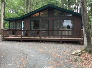 125 Rodeo Dr, Lords Valley, PA 18428