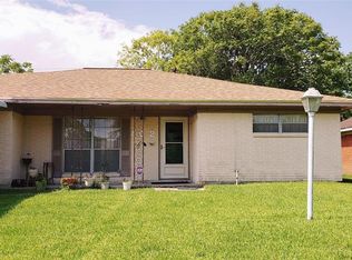 402 Kelly Ln, Baytown, TX 77521