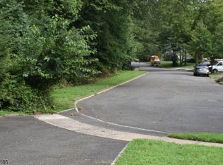 95 Beverly Rd, Springfield, NJ 07081