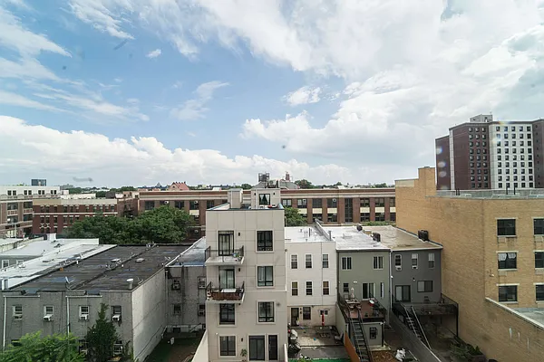 Rented by Manhattan Management LLC | media 55