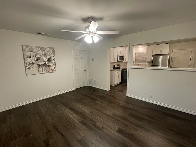 1045 Custer Rd — Photo 9