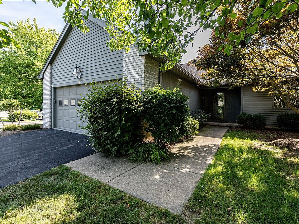 1st image of 21 Woodbury Way