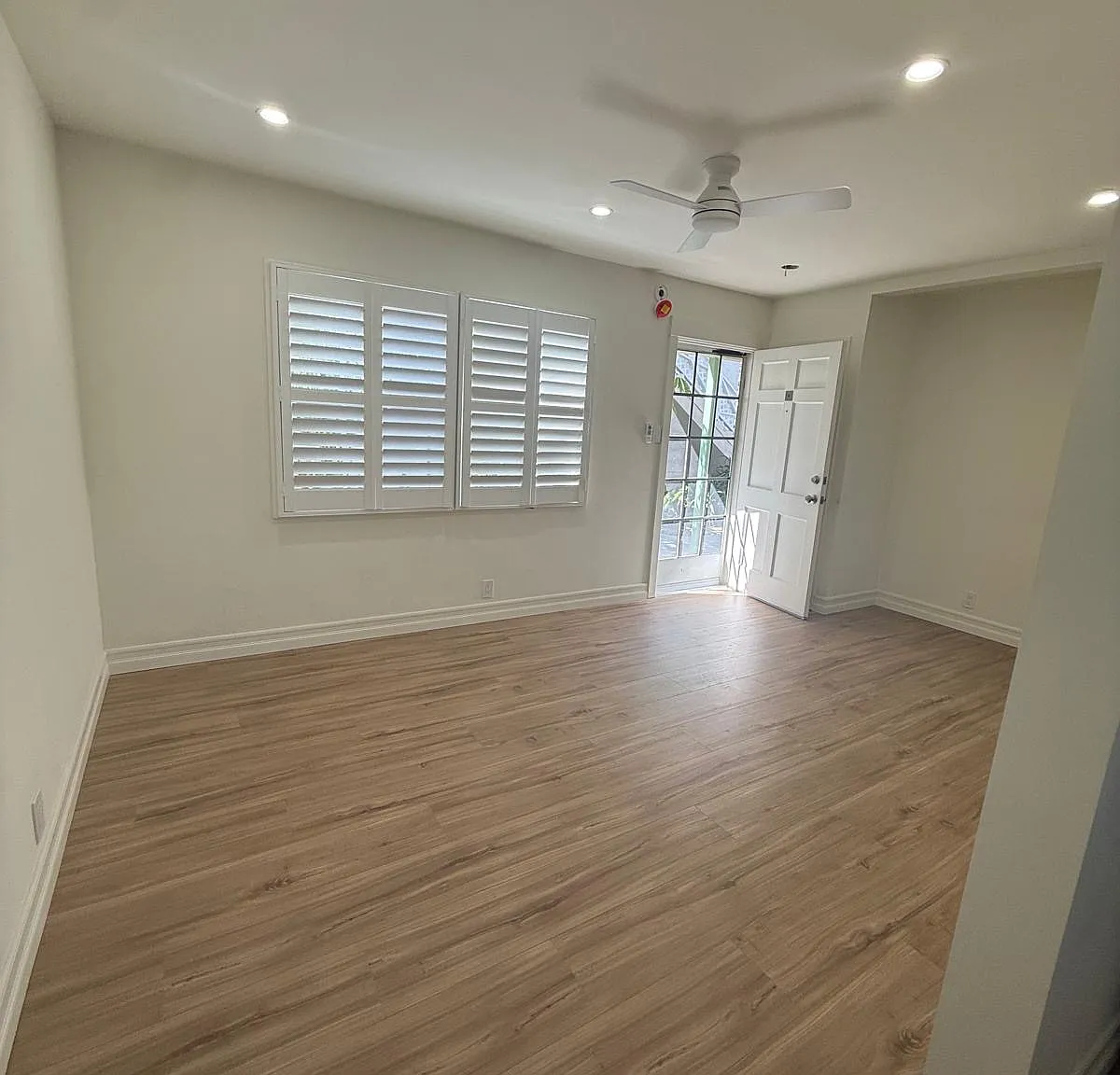 Studio, 339 sqft, $1,995 — Photo 3