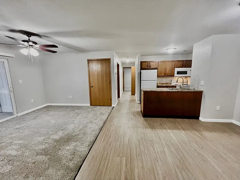 Arbor Ridge Apartments — Photo 9
