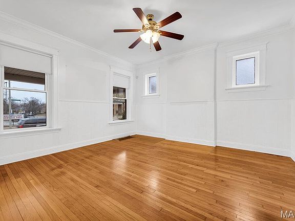 4th image of 3139 Ivanhoe Ave