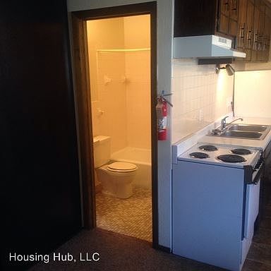 3rd image of 92 Arlington Ave W #3410466