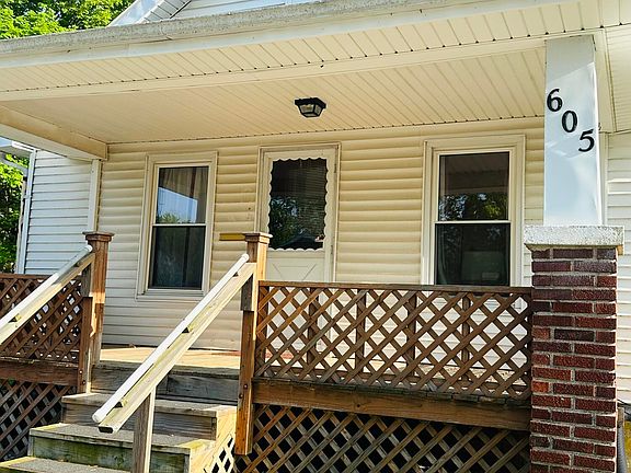 2nd image of 605 E 2nd St