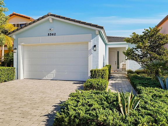 2nd image of 5562 Starfish Road