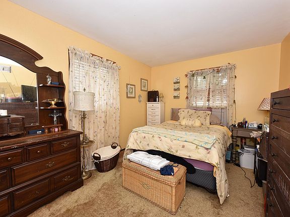 5th image of 569 N Mill St #571