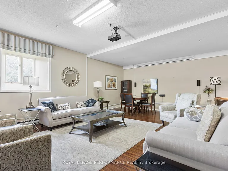 1 Rosamond St E #106 — Photo 32