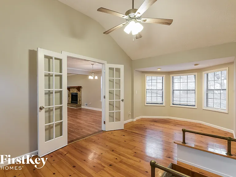 2763 Marcia Dr — Photo 4