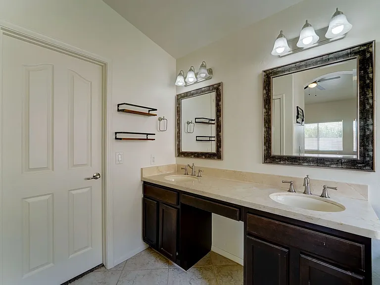 2014 E Glenhaven Dr — Photo 18