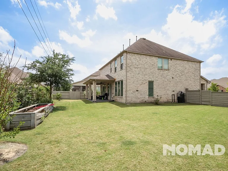 4303 Cottonwood Creek Ln — Photo 2