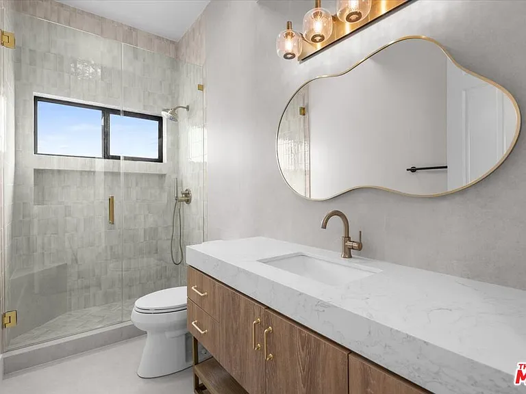 6730 Esplanade — Photo 30