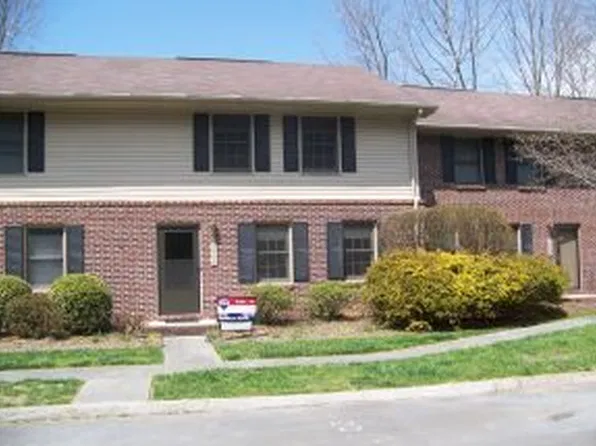 2009 Williamsburg Sq, Johnson City, TN 37604