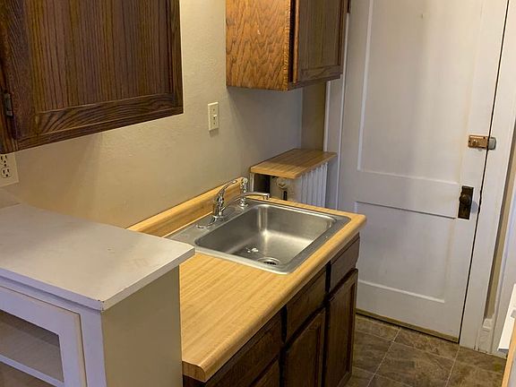 5th image of 116 Lexington Pkwy N APT 2