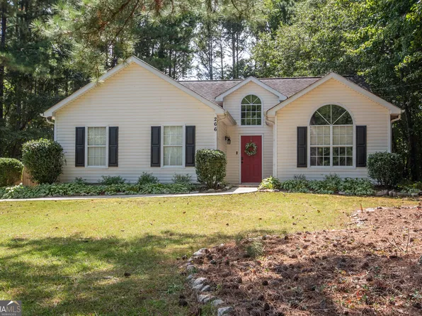 266 Winthrop Dr, Sharpsburg, GA 30277