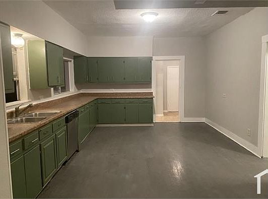 5th image of 423 Stratford Ct