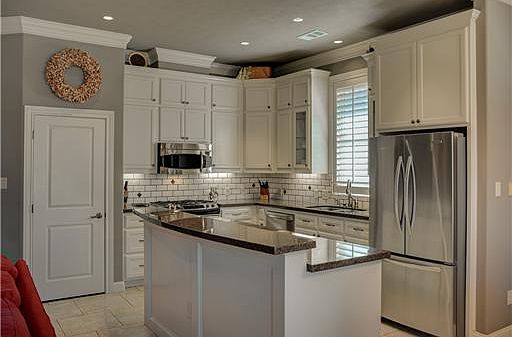 4th image of 1805 Lakeshore (pvt) Cir