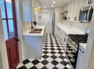 215 E Bay Ave, Newport Beach, CA 92661