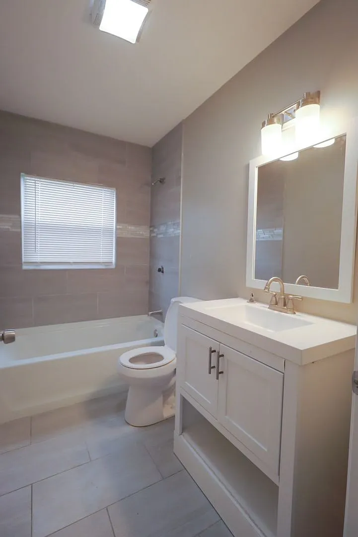 Charming Newly Updated 3 Bedroom Home — Photo 3