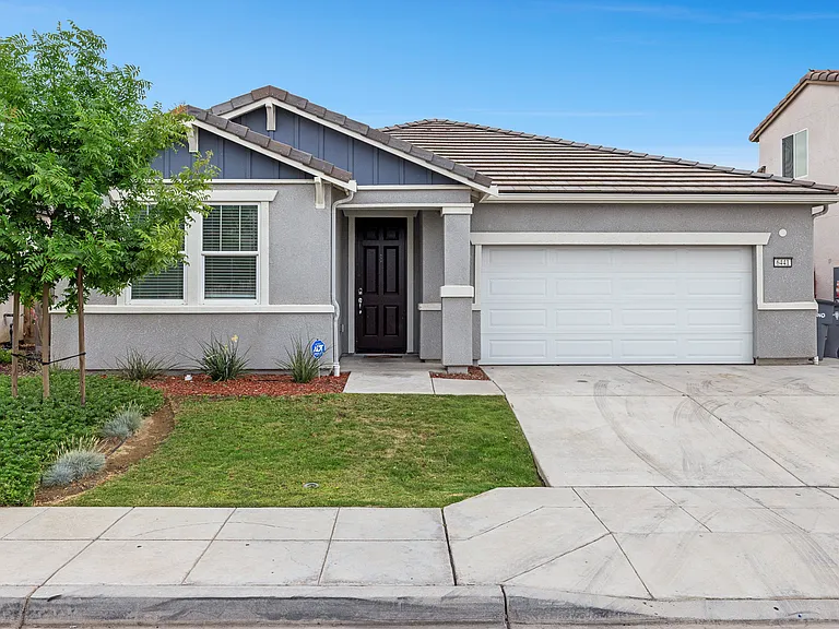6441 W Santa Ana Ave — Photo 1