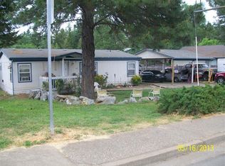 414 W River St, Cave Junction, OR