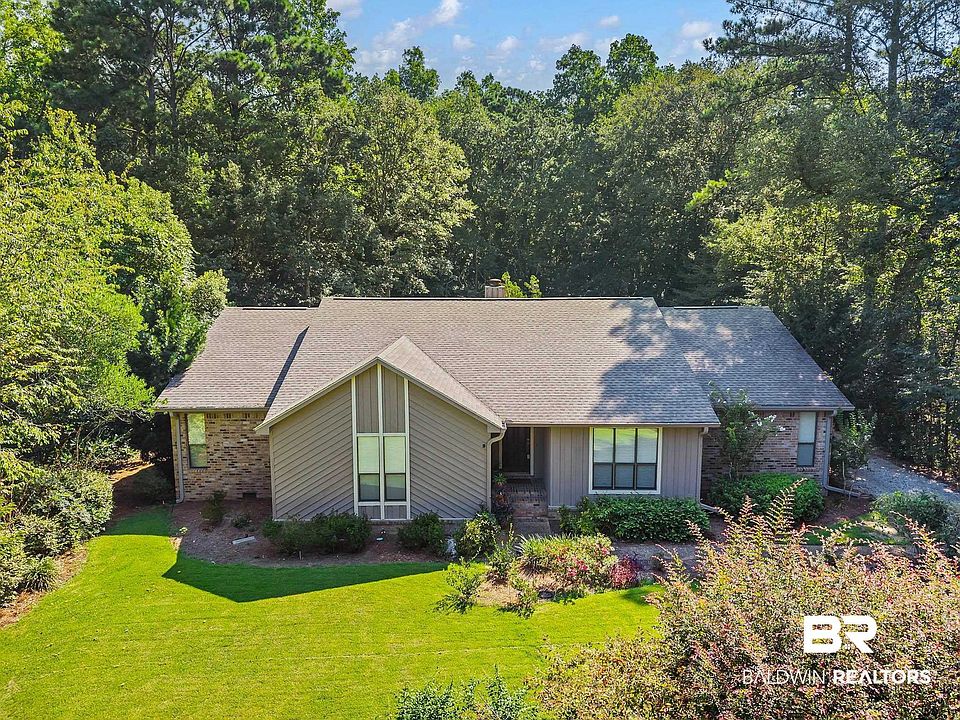 1st image of 406 Village Dr