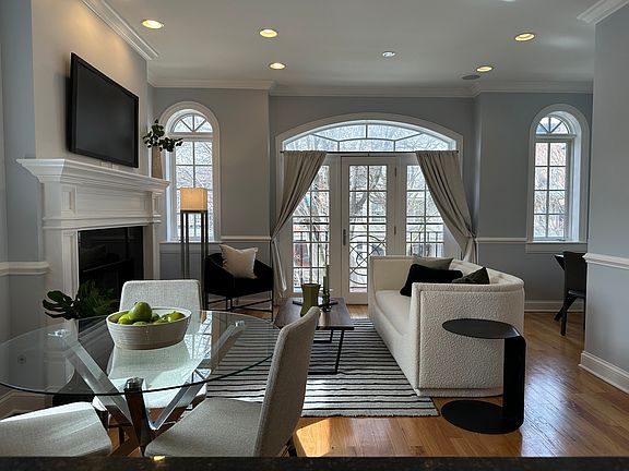 5th image of 3815 N Damen Ave #2